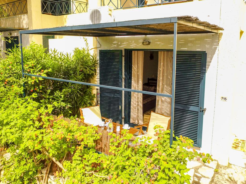 Manto On The Beach Apartments Barbati Exteriér fotografie