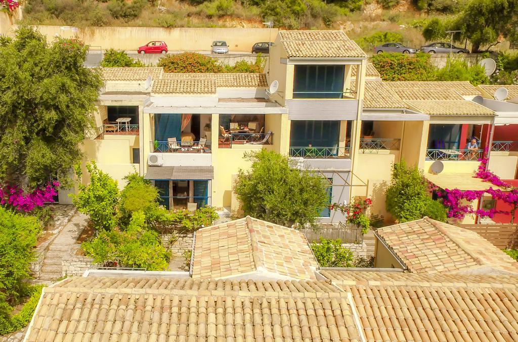 Manto On The Beach Apartments Barbati Exteriér fotografie