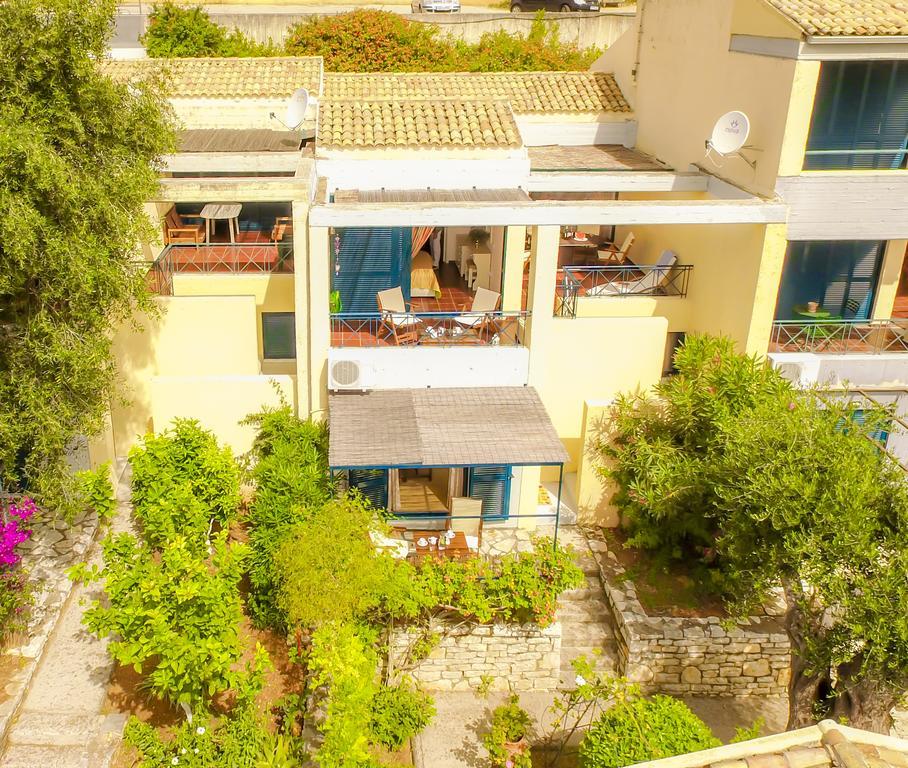 Manto On The Beach Apartments Barbati Exteriér fotografie