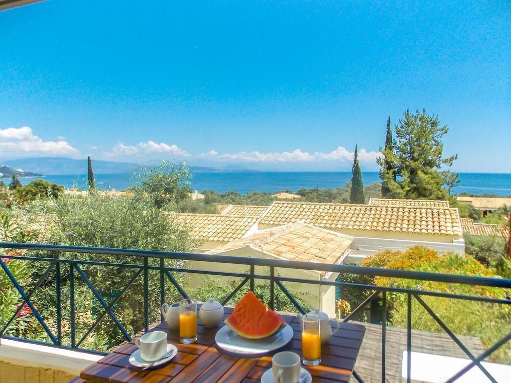 Manto On The Beach Apartments Barbati Exteriér fotografie