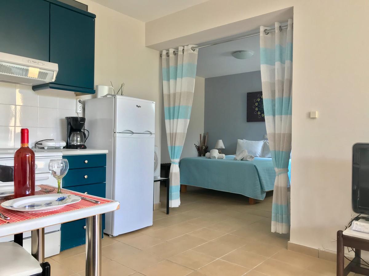 Manto On The Beach Apartments Barbati Exteriér fotografie